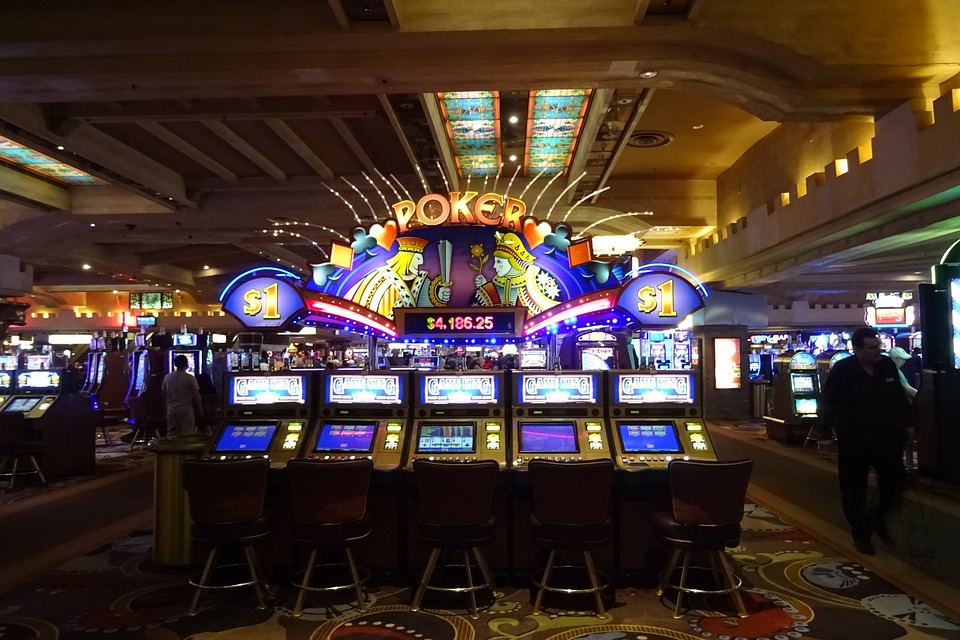 Why Do Many People Prefer Online Slot Games?